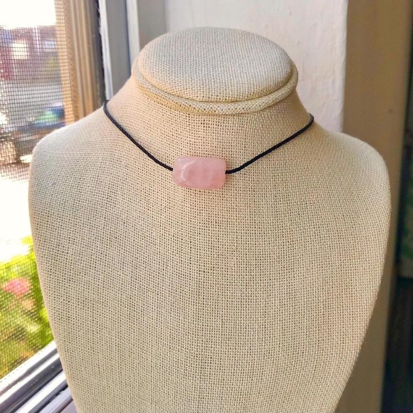 Jewelry - Dainty Rose Quartz Stone Pendant Necklace/Choker
